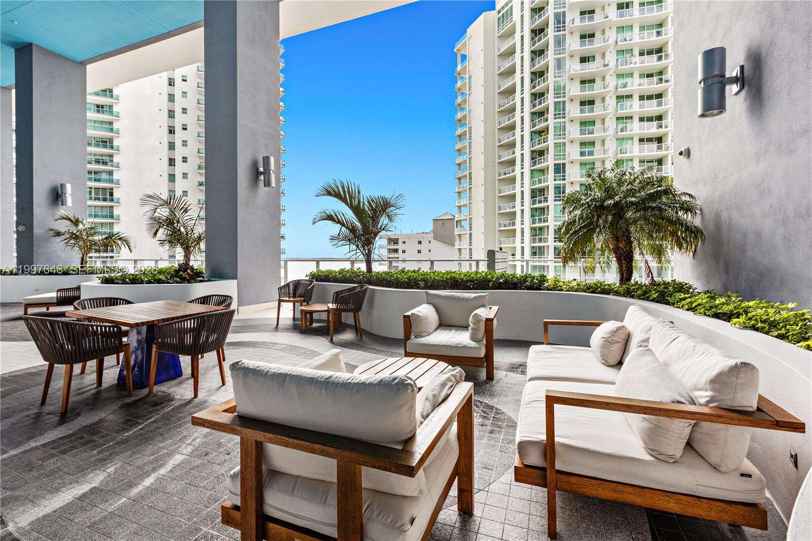 Brickell House at 1300 Brickell Bay Dr, Miami, FL 33131 - For Rent photo 23