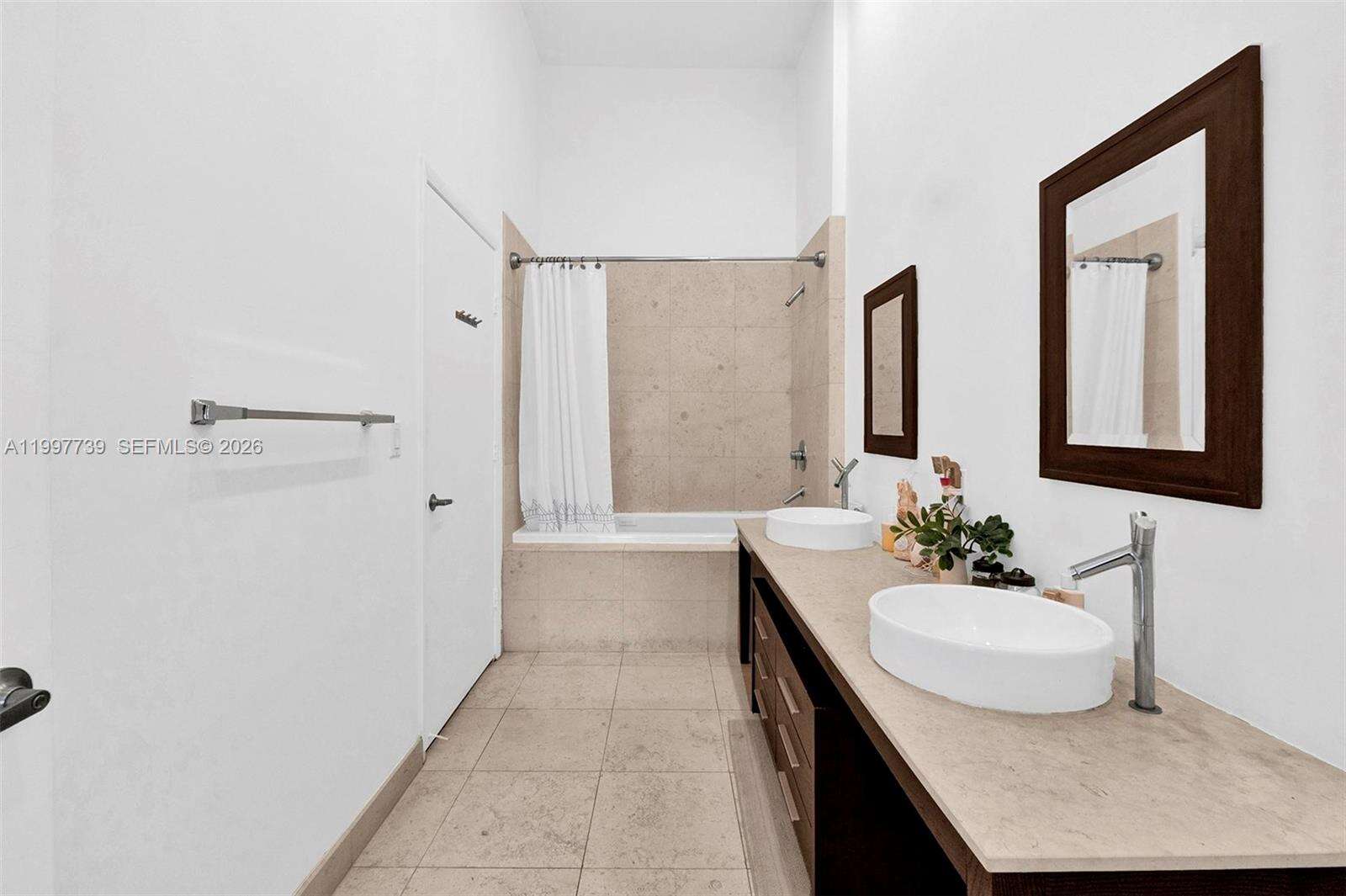 Icon Brickell 1 at 465 Brickell Ave, Miami, FL 33131 - For Rent photo 11