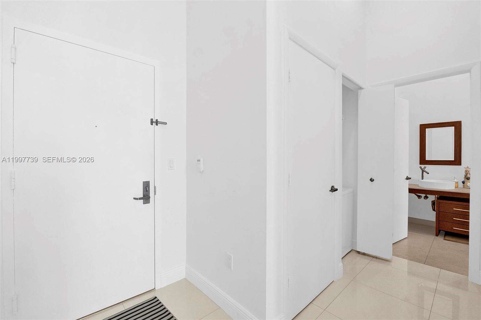 Icon Brickell 1 at 465 Brickell Ave, Miami, FL 33131 - For Rent photo 6