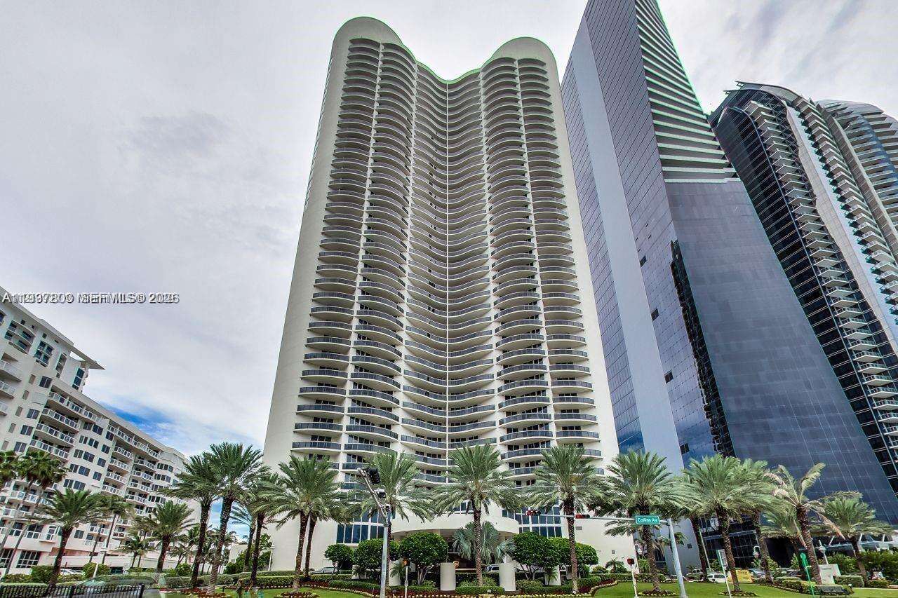 Ocean Four at 17201 Collins Ave, Sunny Isles Beach, FL 33160 - For Rent photo 41
