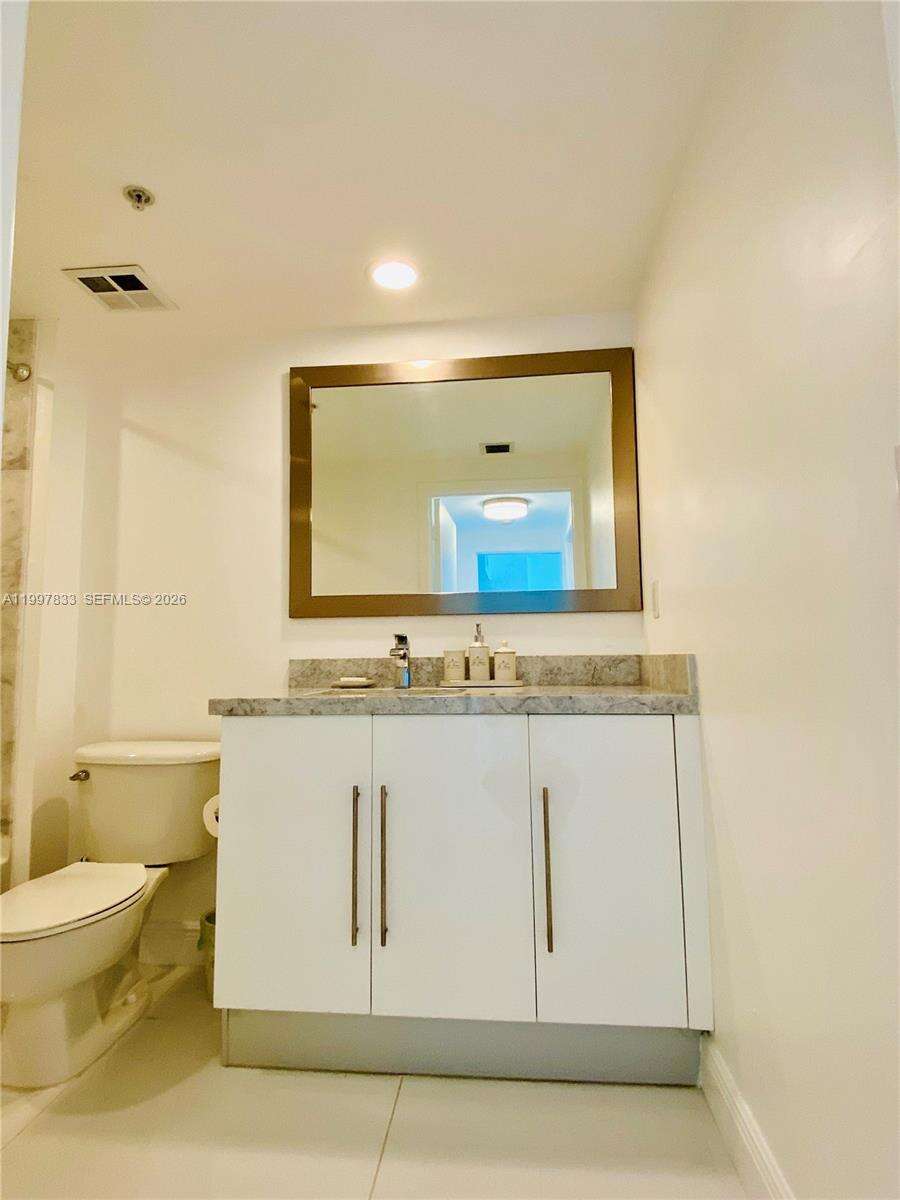 One Miami West at 325 Biscayne Blvd, Miami, FL 33131 - For Rent photo 14