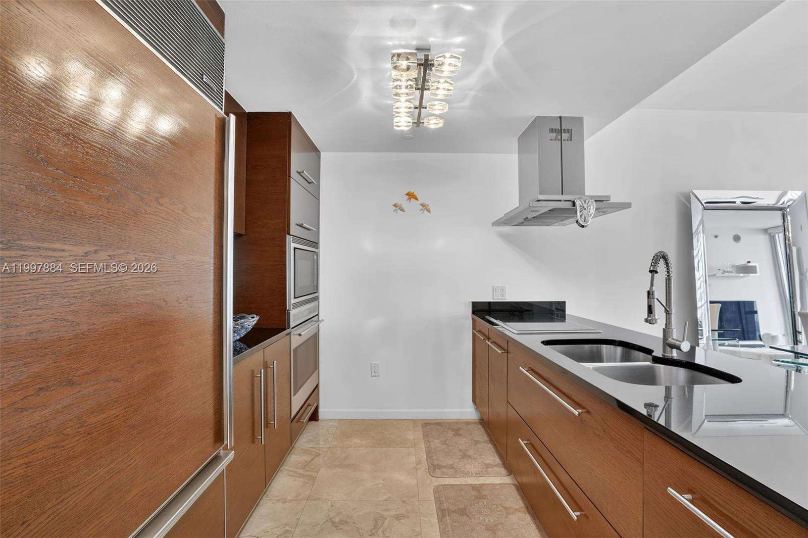 Icon Brickell 2 at 495 Brickell Ave, Miami, FL 33131 - For Rent photo 2
