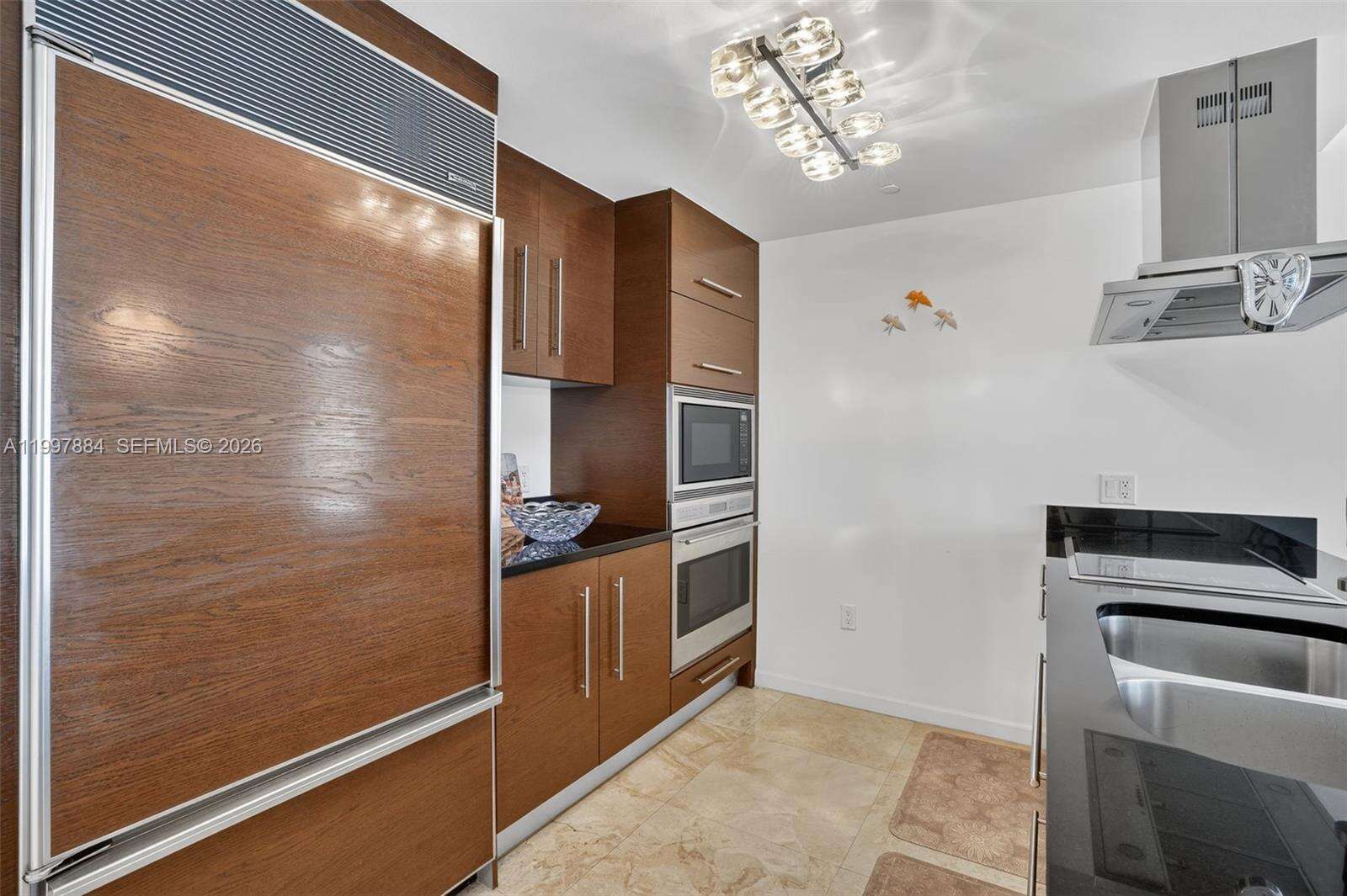 Icon Brickell 2 at 495 Brickell Ave, Miami, FL 33131 - For Rent photo 3