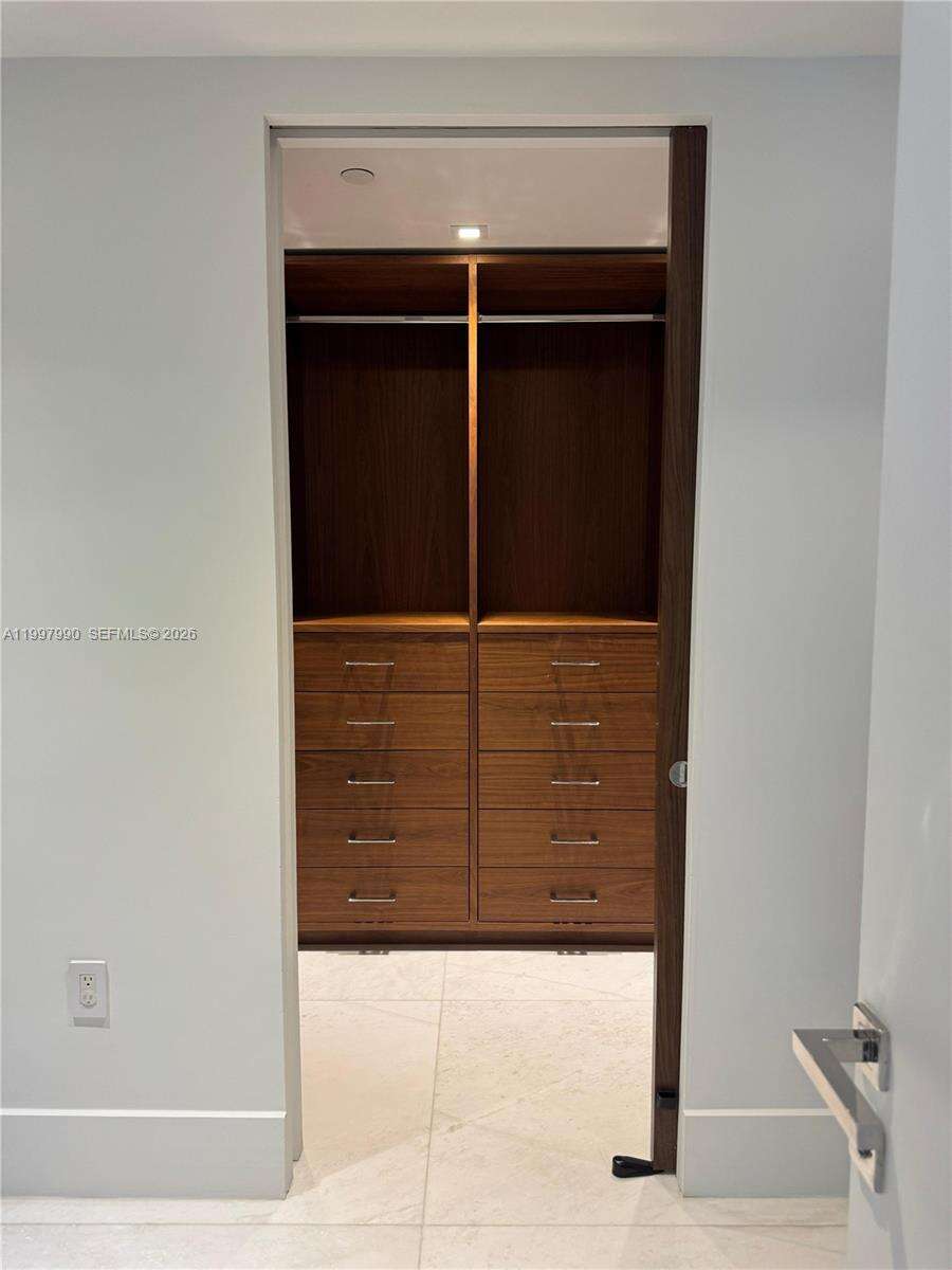 Jade Ocean at 17121 Collins Ave, Sunny Isles Beach, FL 33160 - For Rent photo 15