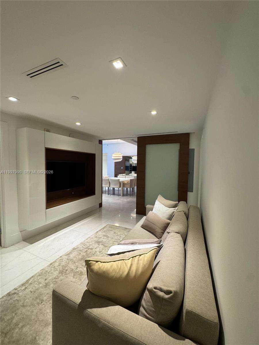 Jade Ocean at 17121 Collins Ave, Sunny Isles Beach, FL 33160 - For Rent photo 8