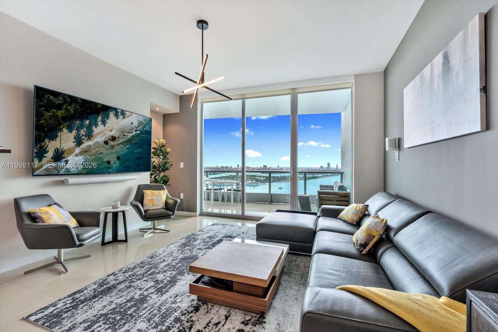 900 Biscayne at 900 Biscayne Blvd, Miami, FL 33132 - For Rent photo 1