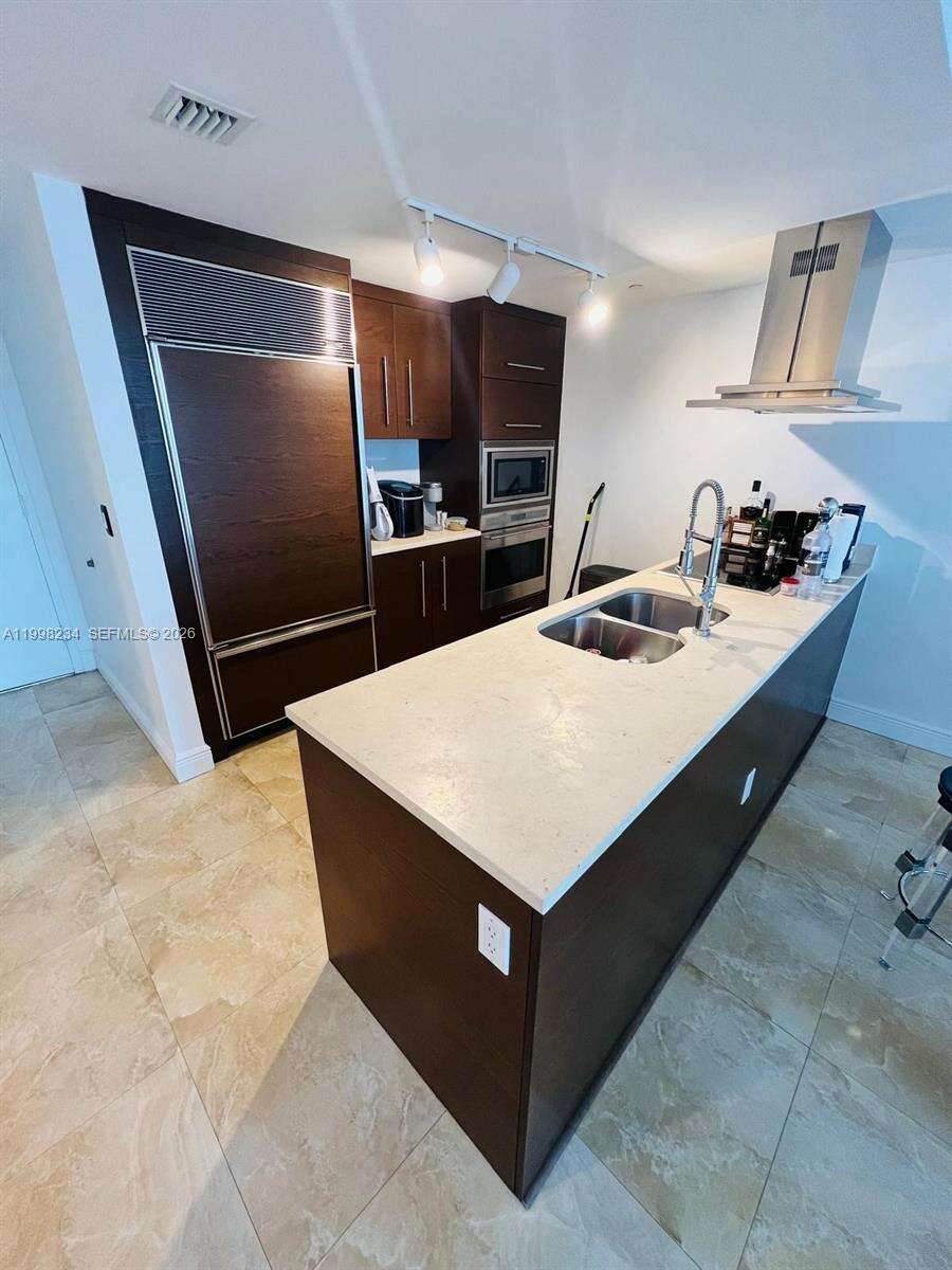 Icon Brickell 2 at 495 Brickell Ave, Miami, FL 33131 - For Rent photo 7