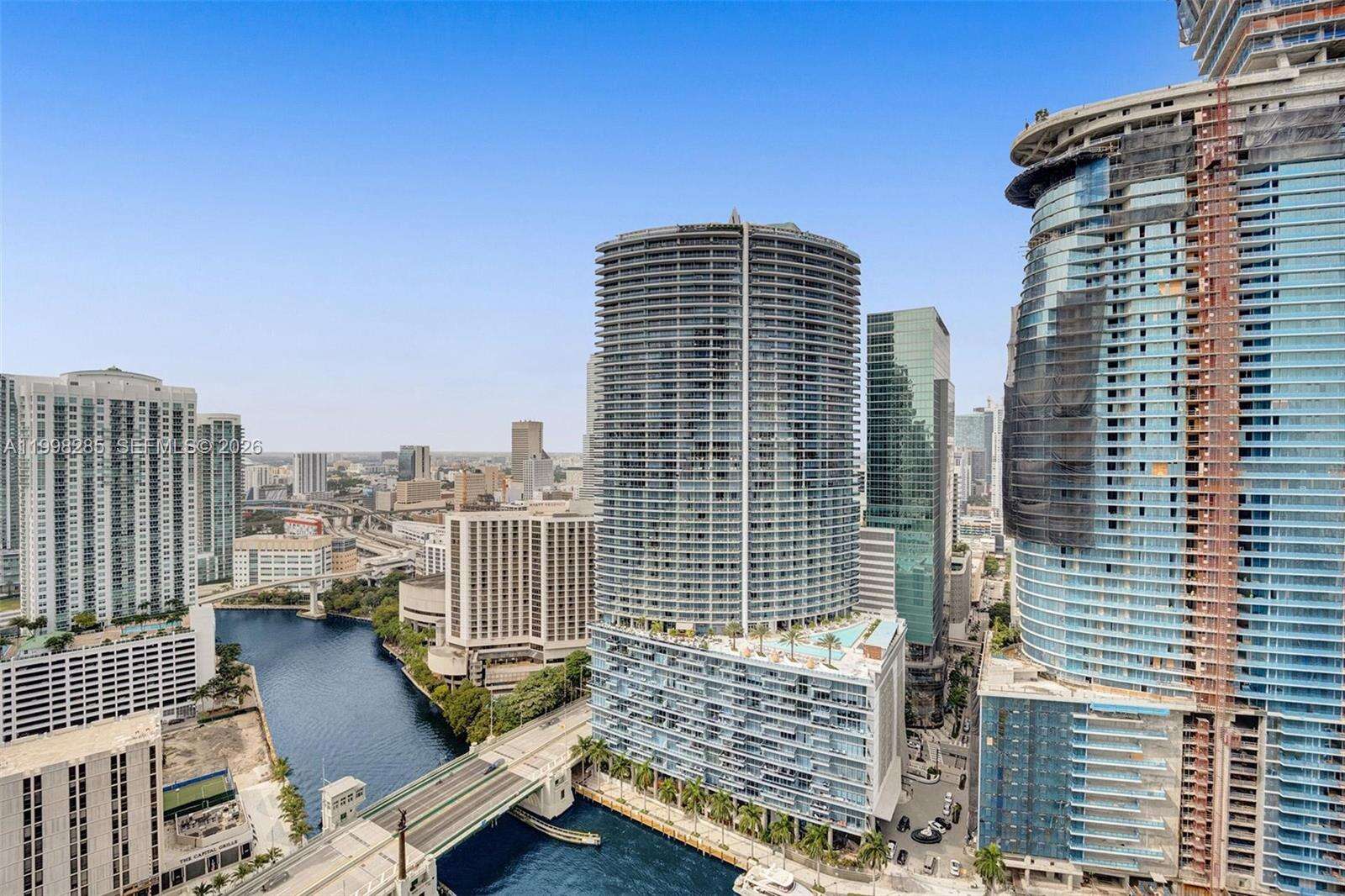 Icon Brickell 1 at 475 Brickell Ave, Miami, FL 33131 - For Rent photo 15
