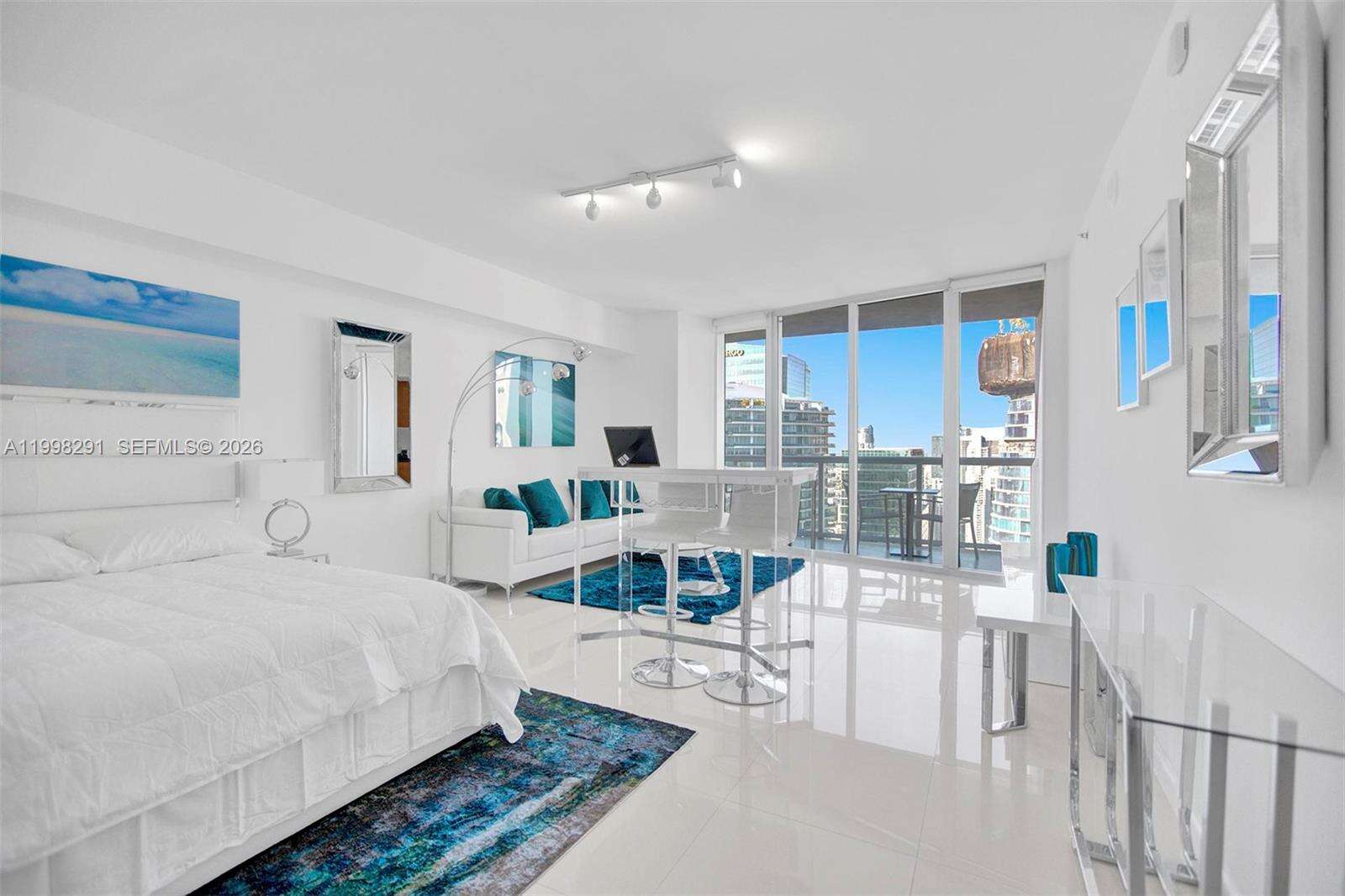 Icon Brickell 1 at 475 Brickell Ave, Miami, FL 33131 - For Rent photo 4