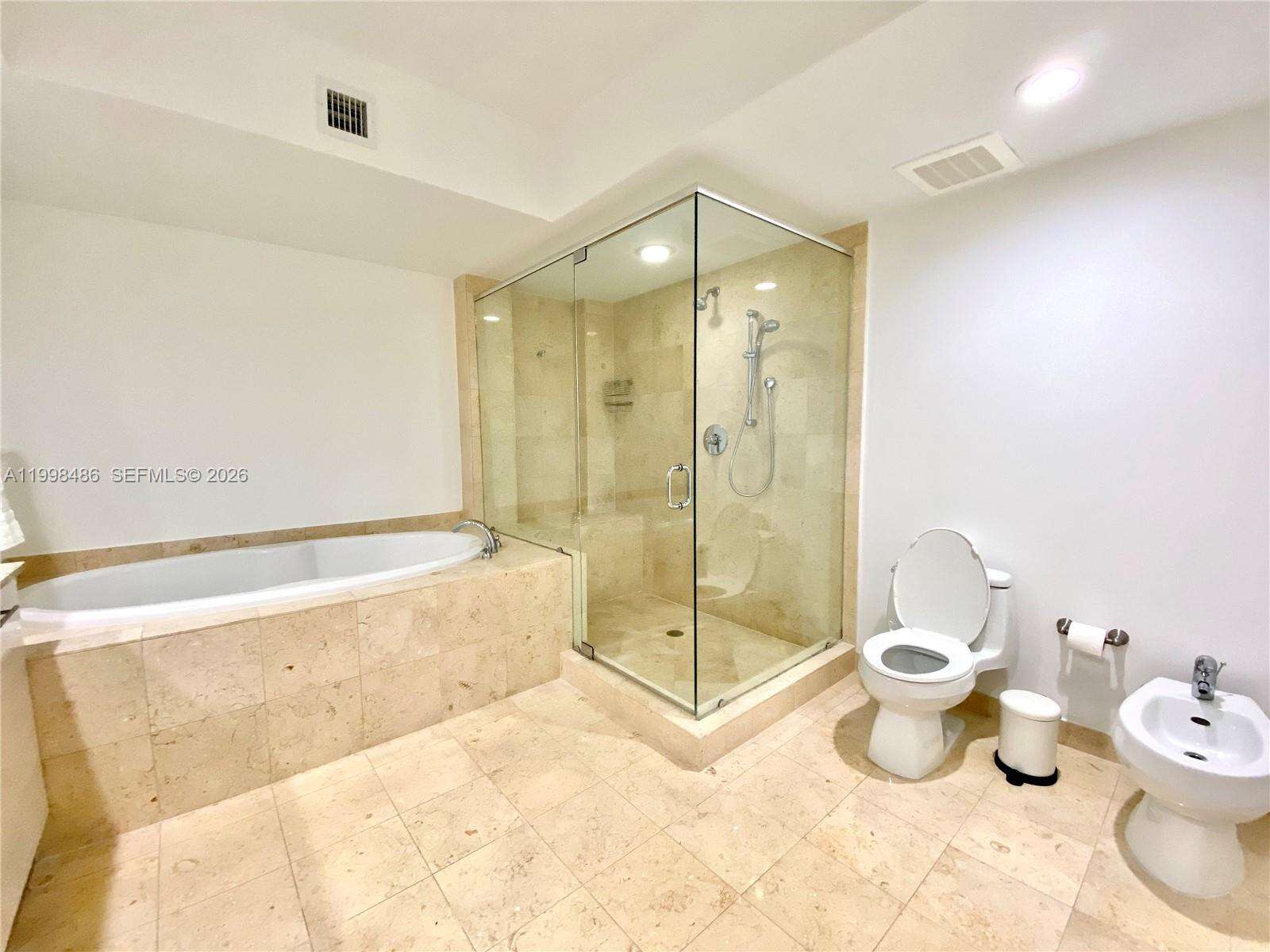 The Beach Club Two at 1830 Ocean Dr, Hallandale Beach, FL 33009 - For Rent photo 19