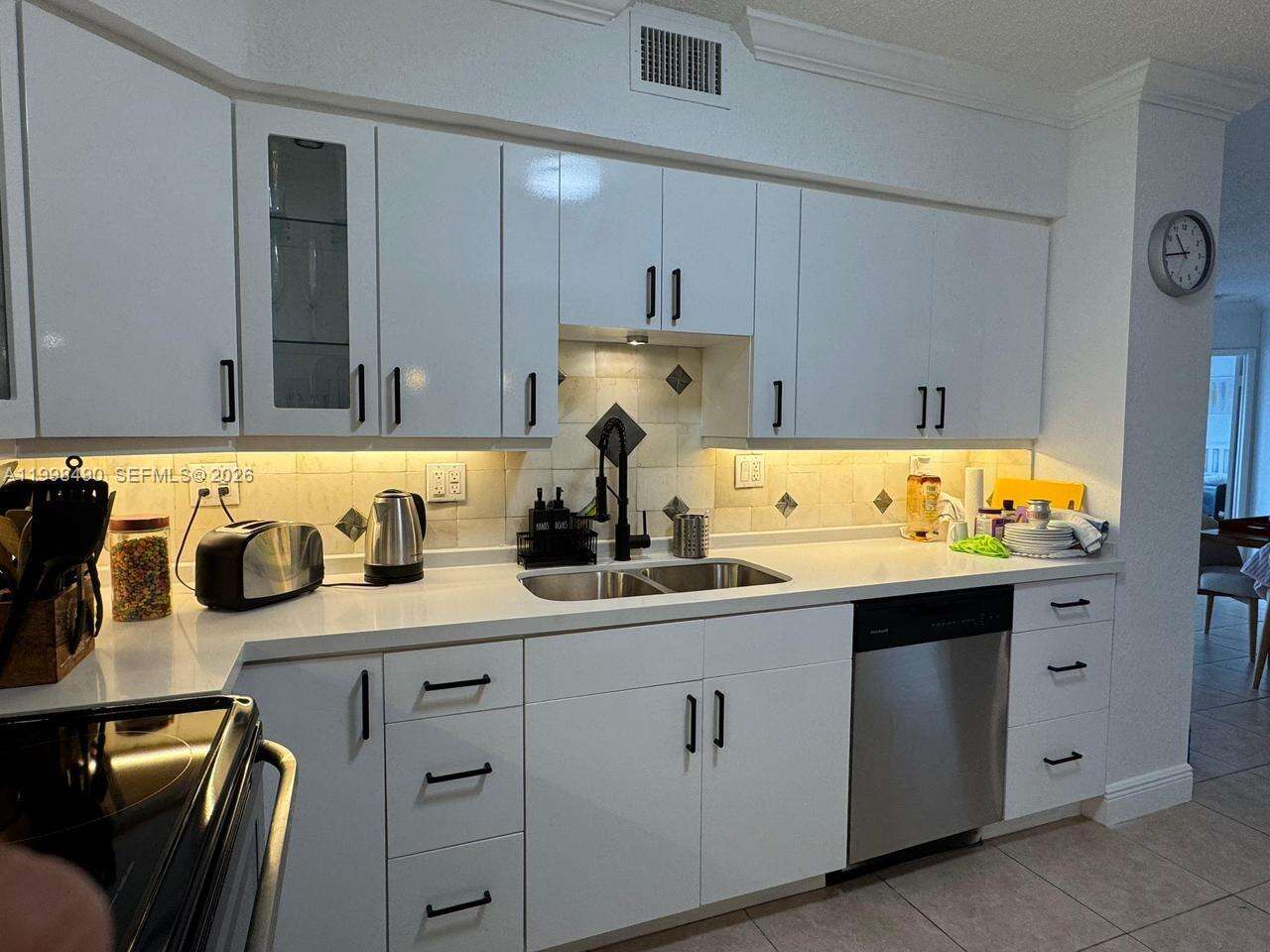 Mystic Pointe 1 at 3600 Mystic Pointe Dr, Aventura, FL 33180 - For Rent photo 4
