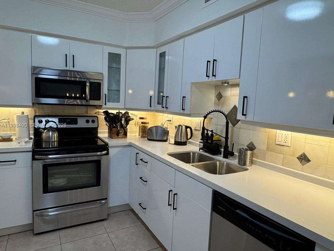 Mystic Pointe 1 at 3600 Mystic Pointe Dr, Aventura, FL 33180 - For Rent photo 5