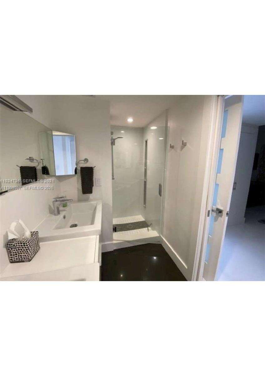 Golden Bay Club at 17050 Bay Rd, Sunny Isles Beach, FL 33160 - For Rent photo 11