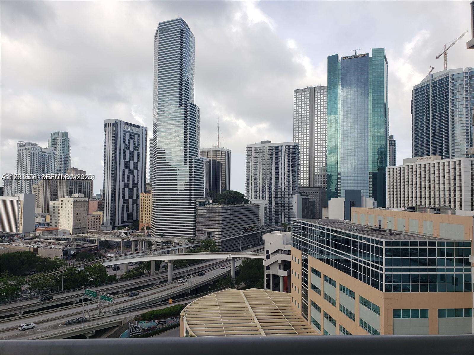 Wind By Neo at 350 Miami Ave, Miami, FL 33130 - For Rent photo 24