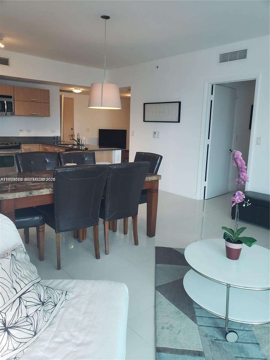 Wind By Neo at 350 Miami Ave, Miami, FL 33130 - For Rent photo 4