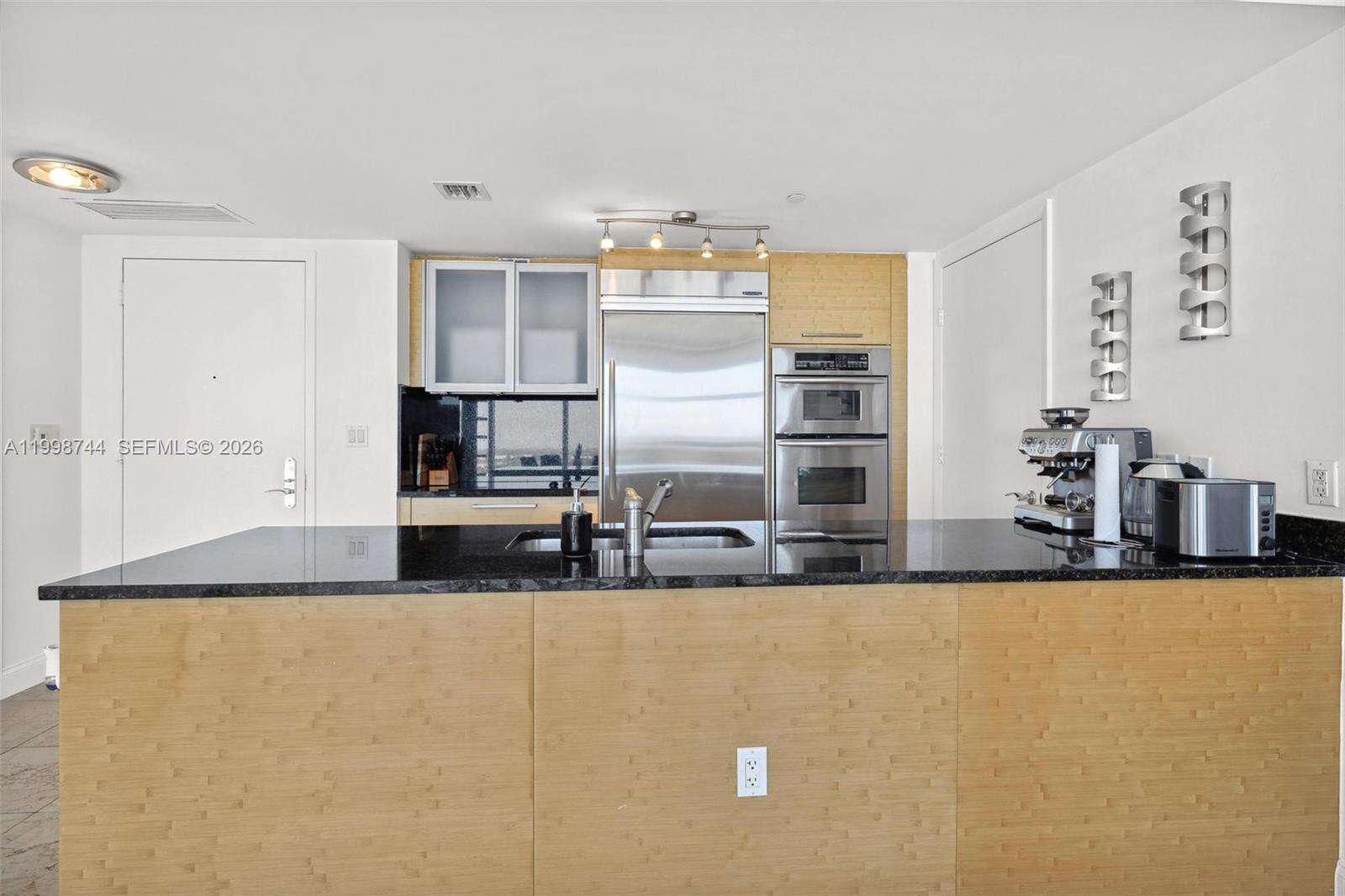The Beach Club Two at 1830 Ocean Dr, Hallandale Beach, FL 33009 - For Rent photo 5