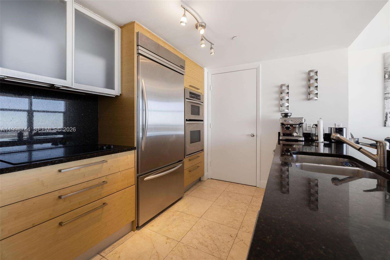 The Beach Club Two at 1830 Ocean Dr, Hallandale Beach, FL 33009 - For Rent photo 9
