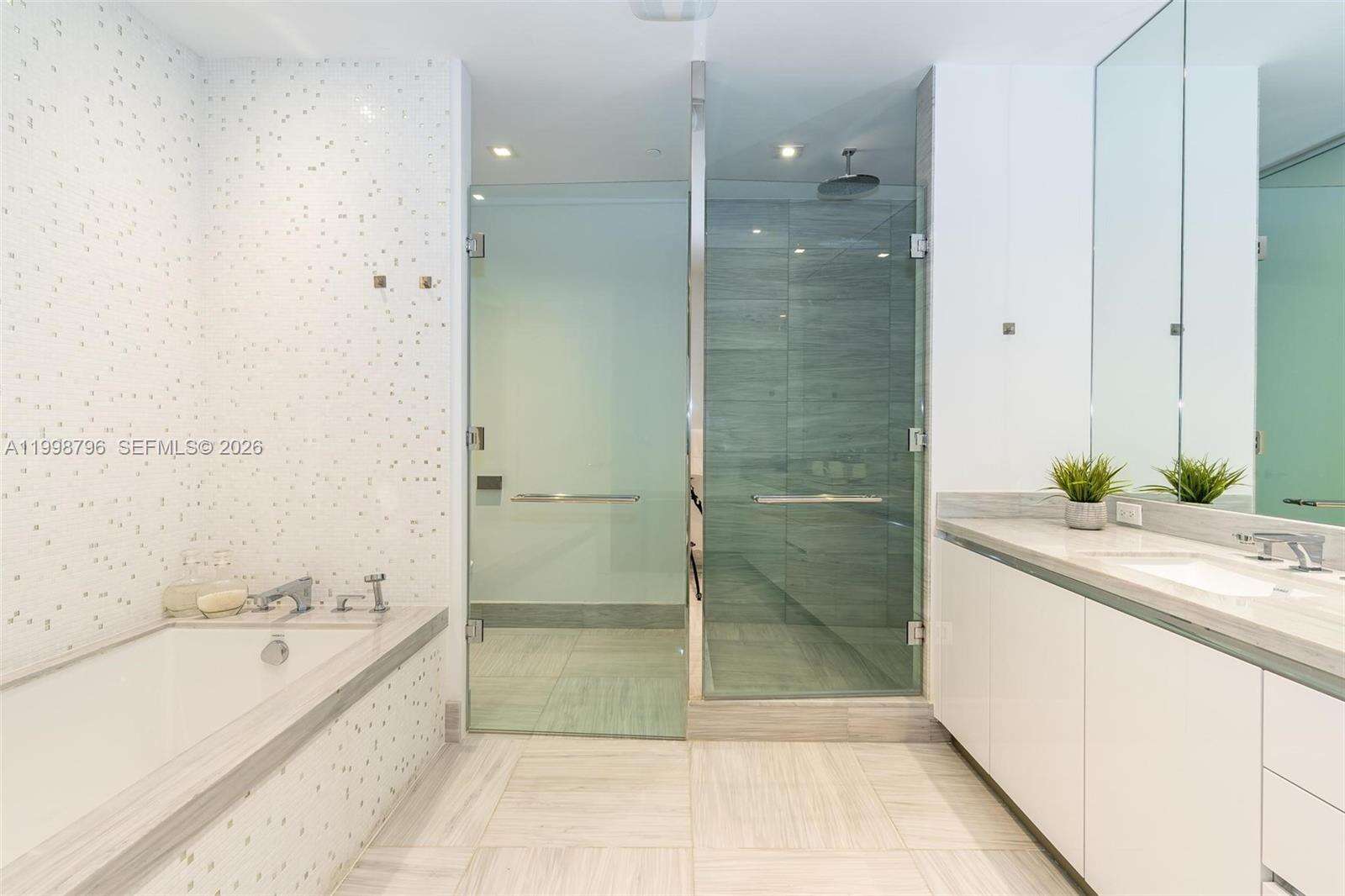 Jade Signature at 16901 Collins Ave, Sunny Isles Beach, FL 33160 - For Rent photo 13