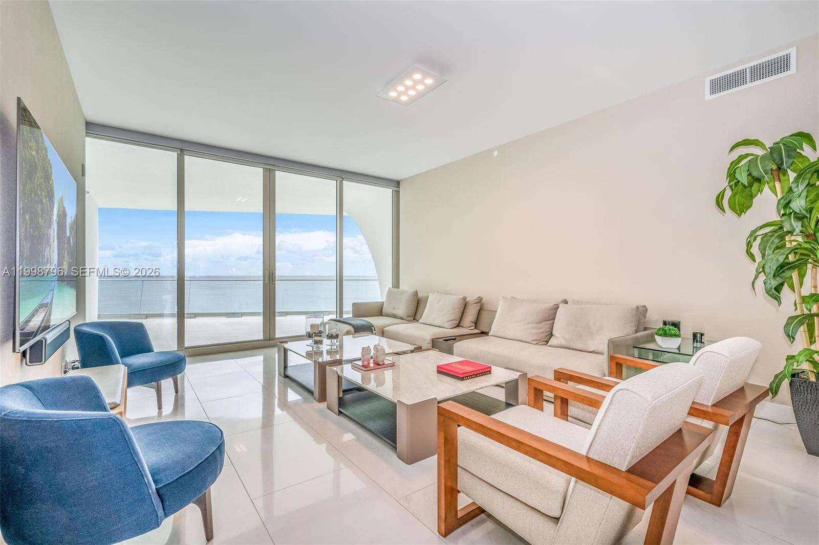 Jade Signature at 16901 Collins Ave, Sunny Isles Beach, FL 33160 - For Rent photo 4