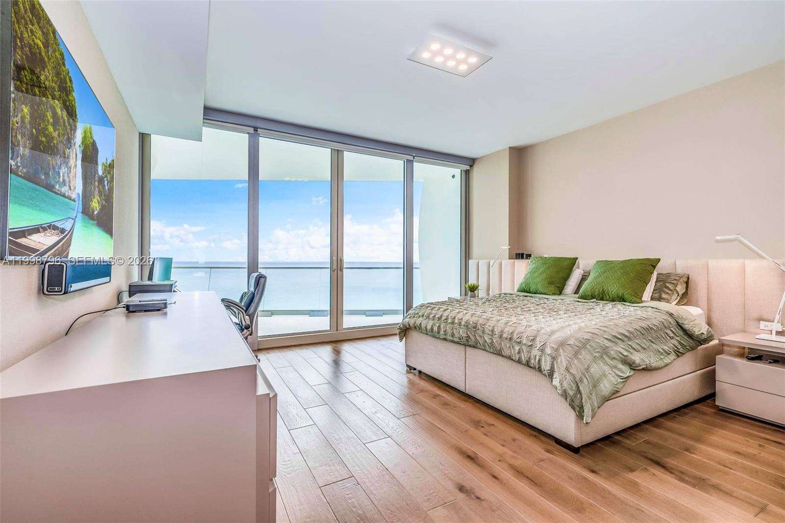 Jade Signature at 16901 Collins Ave, Sunny Isles Beach, FL 33160 - For Rent photo 9