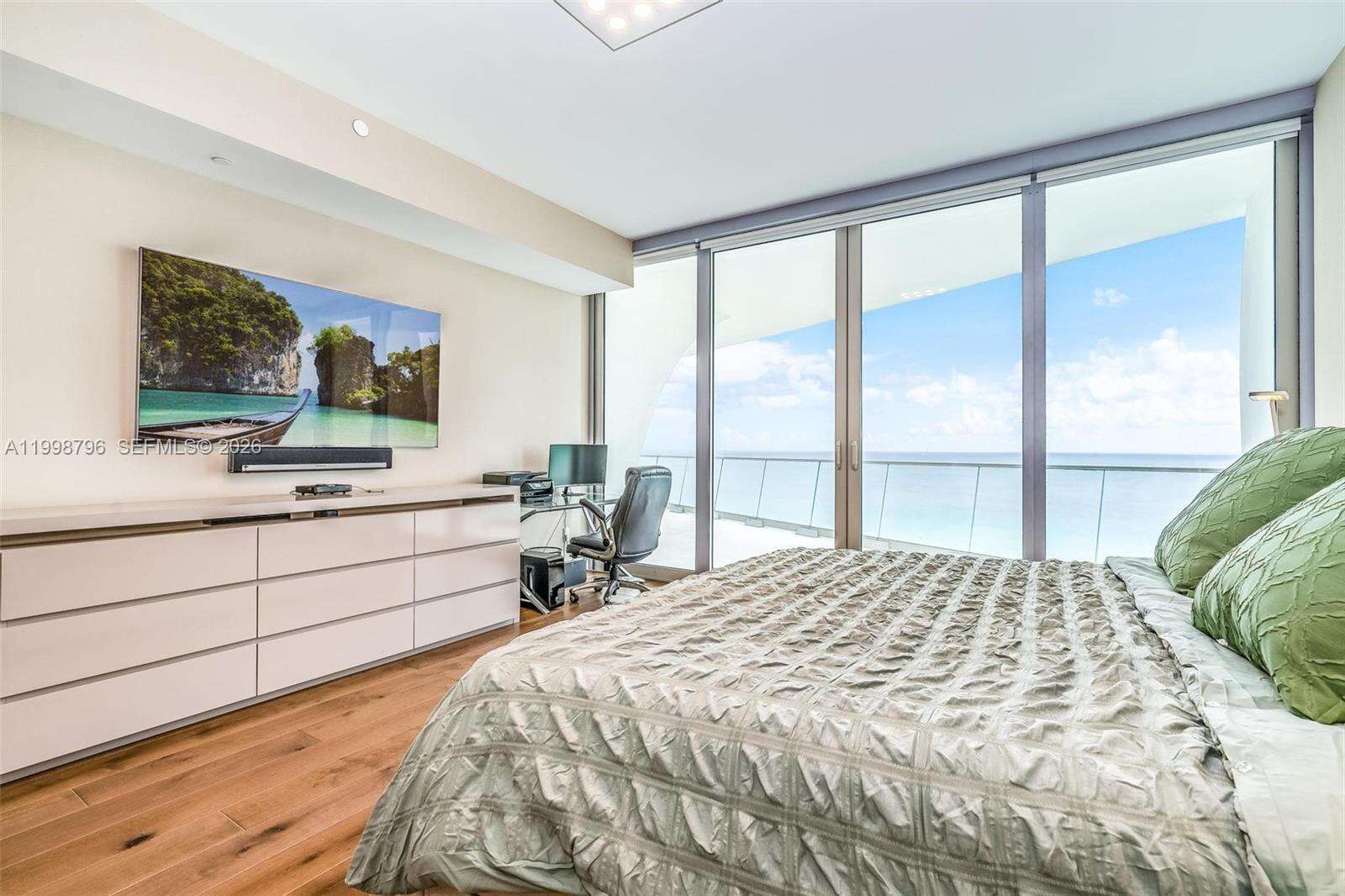 Jade Signature at 16901 Collins Ave, Sunny Isles Beach, FL 33160 - For Rent photo 10