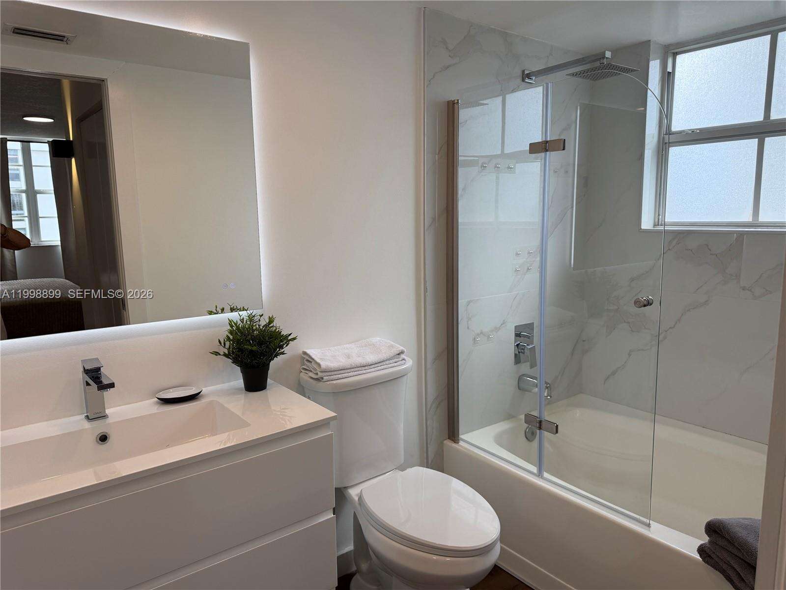 The Yacht Club At Aventura at 19555 Country Club Dr, Aventura, FL 33180 - For Rent photo 8