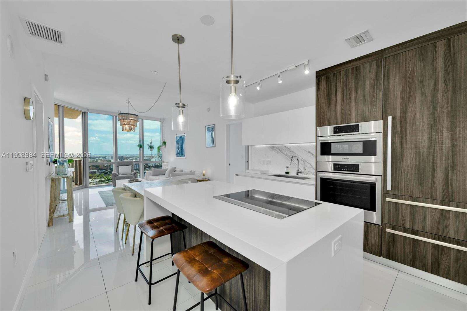 Paramount Miami Worldcenter at 851 1 Ave, Miami, FL 33132 - For Rent photo 7