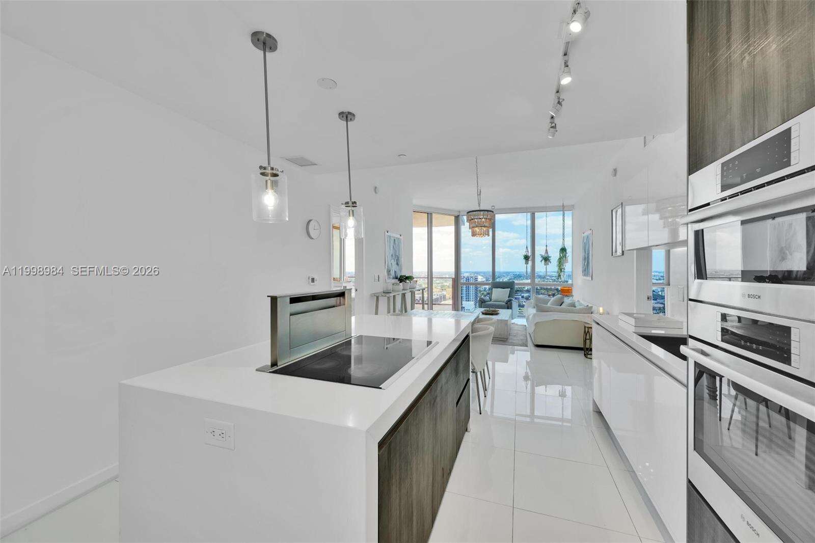 Paramount Miami Worldcenter at 851 1 Ave, Miami, FL 33132 - For Rent photo 8