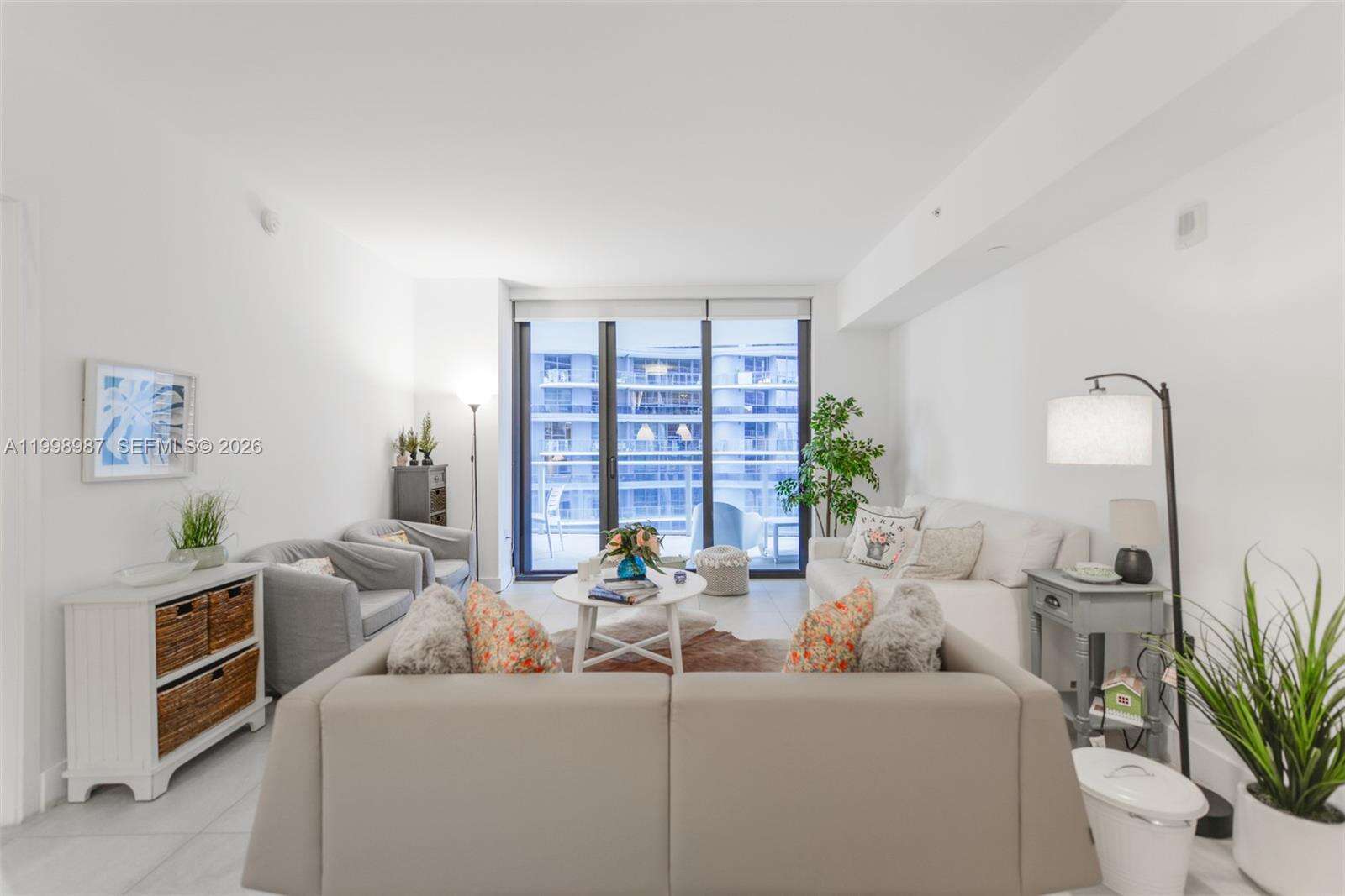 1010 Brickell at 1010 Brickell Ave, Miami, FL 33131 - For Rent photo 4