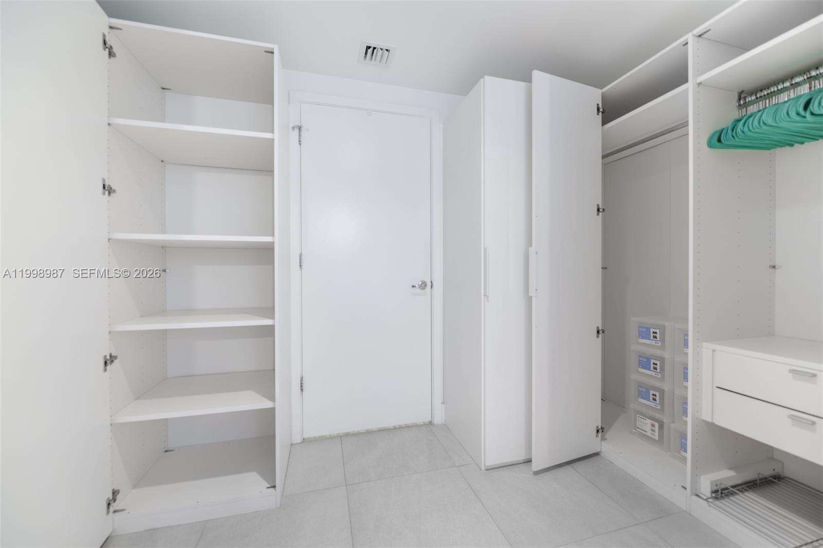 1010 Brickell at 1010 Brickell Ave, Miami, FL 33131 - For Rent photo 9