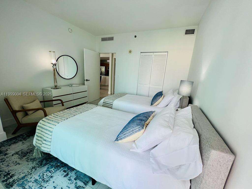 The Plaza On Brickell West at 951 Brickell Ave, Miami, FL 33131 - For Rent photo 11