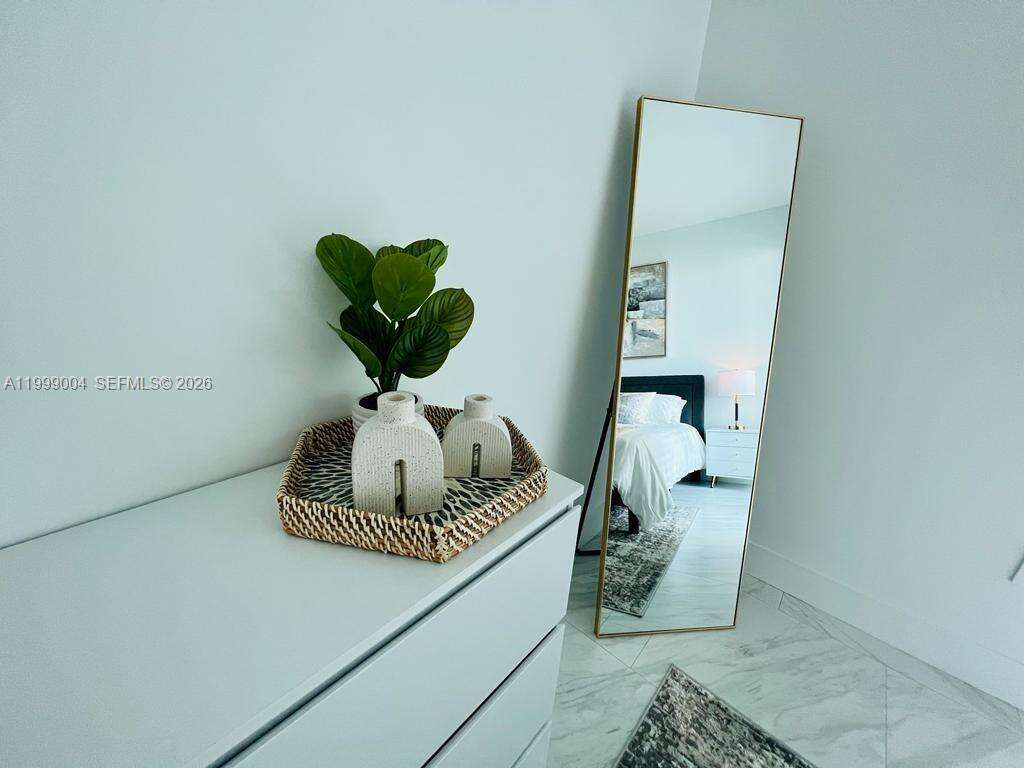 The Plaza On Brickell West at 951 Brickell Ave, Miami, FL 33131 - For Rent photo 13