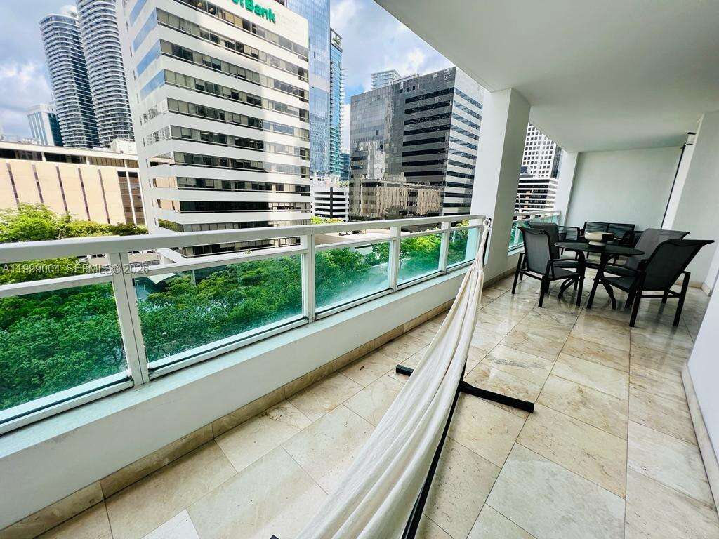 The Plaza On Brickell West at 951 Brickell Ave, Miami, FL 33131 - For Rent photo 18