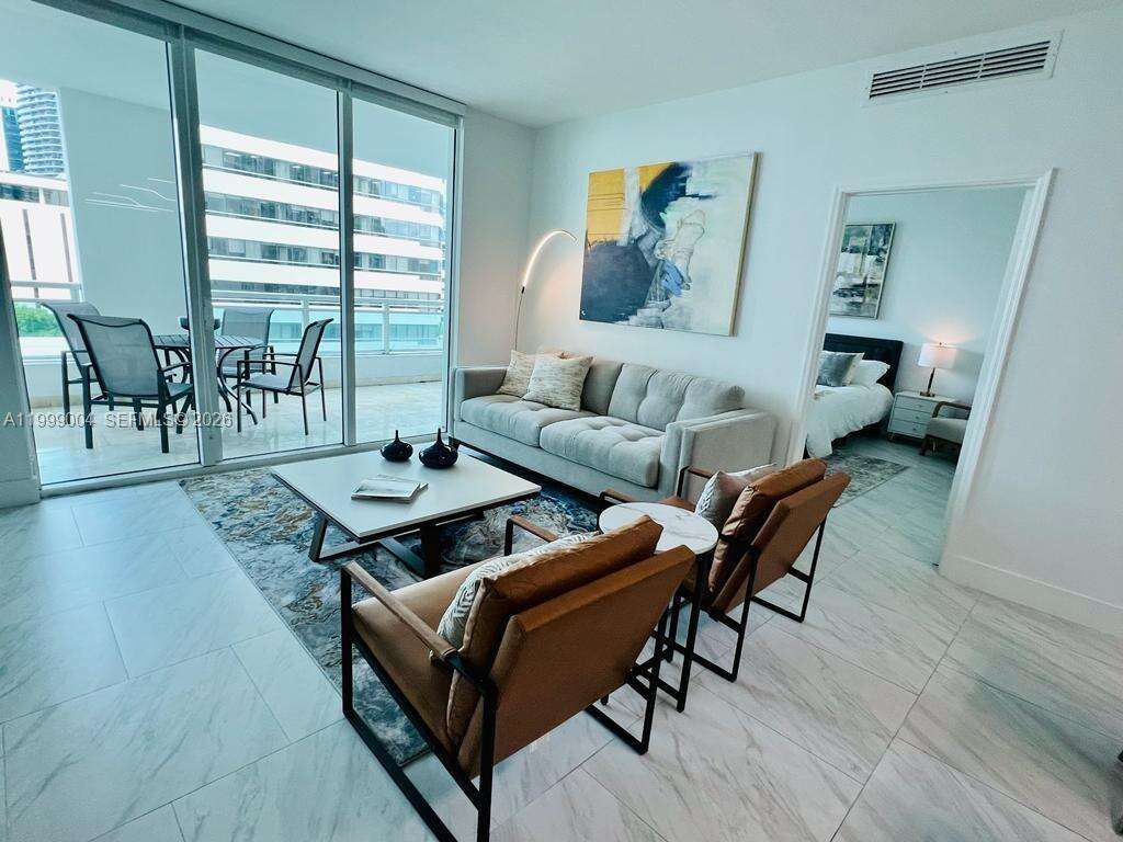 The Plaza On Brickell West at 951 Brickell Ave, Miami, FL 33131 - For Rent photo 6