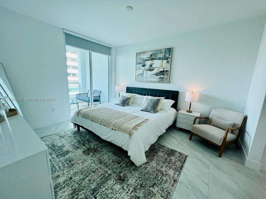 The Plaza On Brickell West at 951 Brickell Ave, Miami, FL 33131 - For Rent photo 10