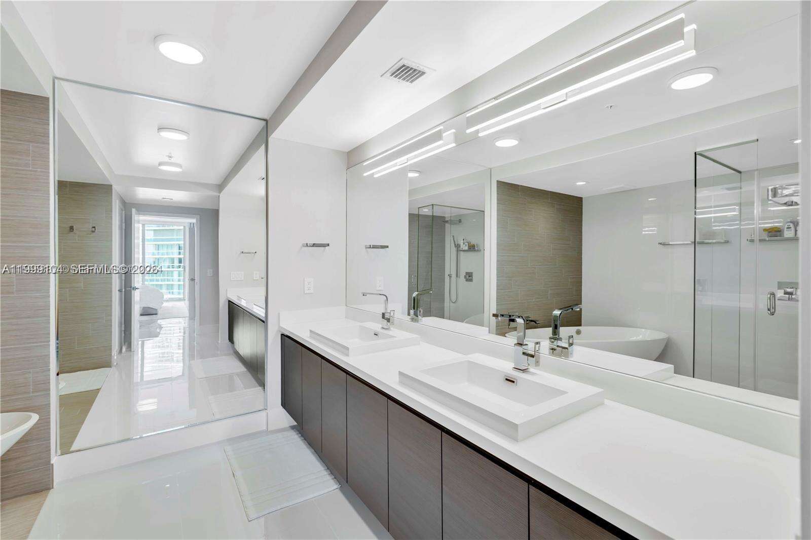Parque Towers at 300 Sunny Isles Blvd, Sunny Isles Beach, FL 33160 - For Rent photo 21