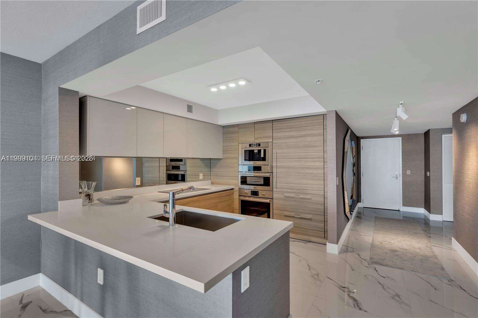 Parque Towers at 300 Sunny Isles Blvd, Sunny Isles Beach, FL 33160 - For Rent photo 4