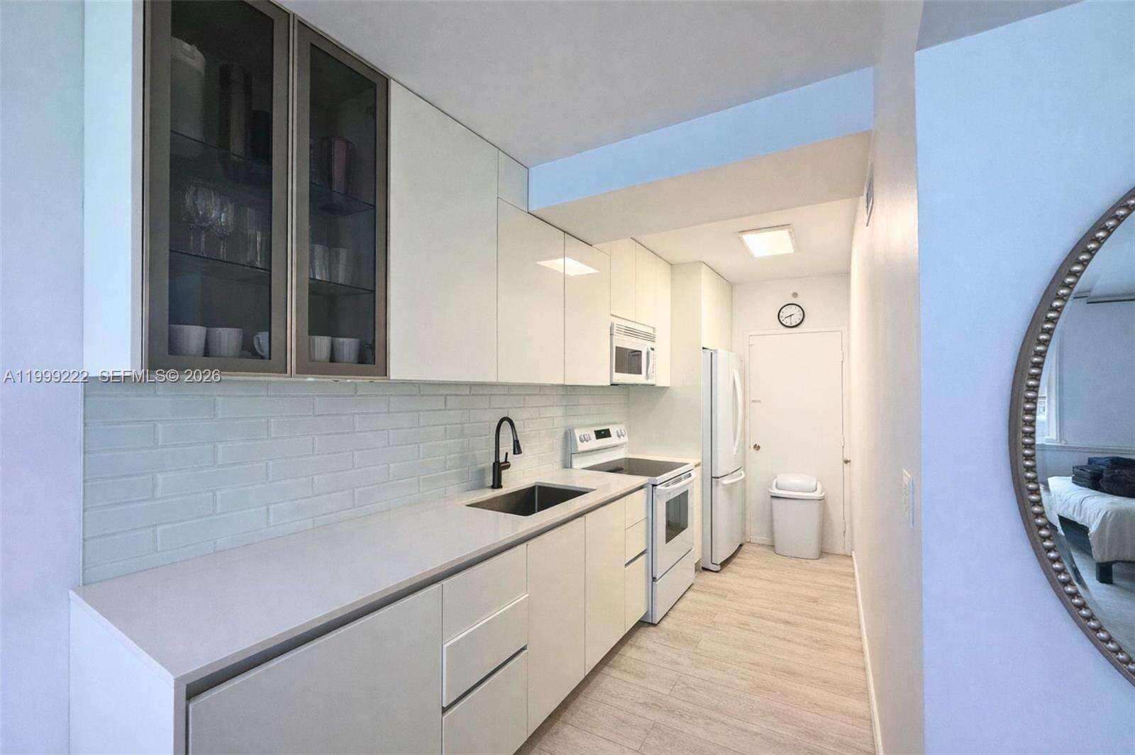 Decoplage at 100 Lincoln Rd, Miami Beach, FL 33139 - For Rent photo 5