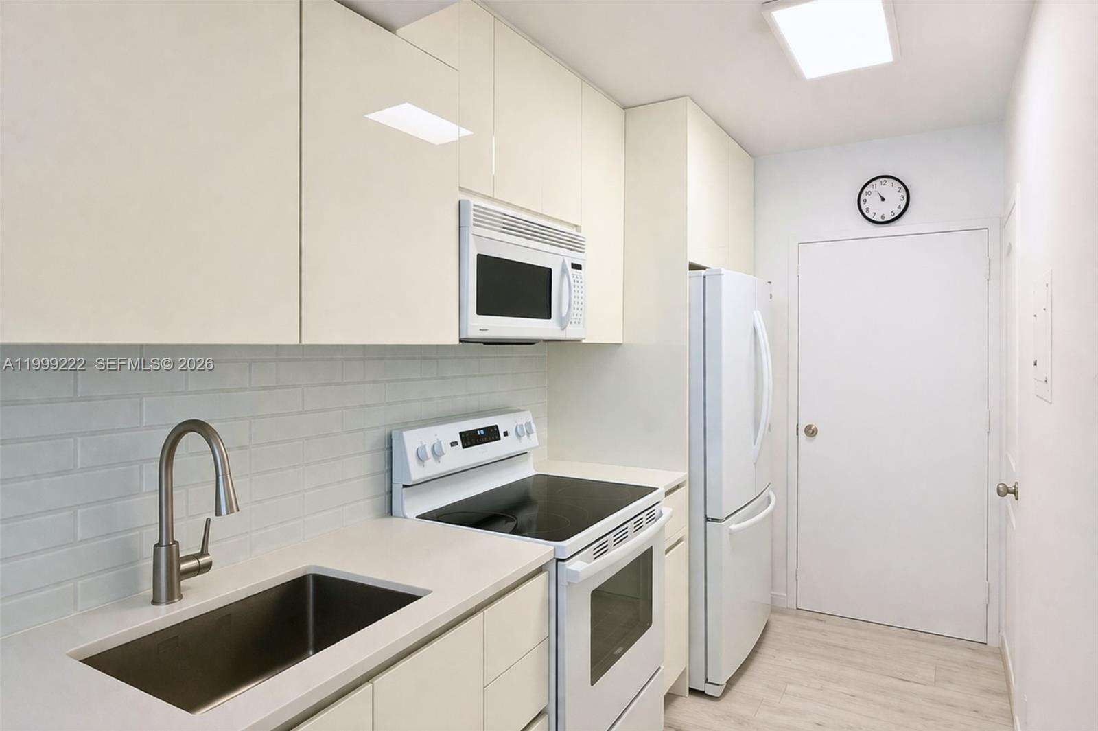 Decoplage at 100 Lincoln Rd, Miami Beach, FL 33139 - For Rent photo 6