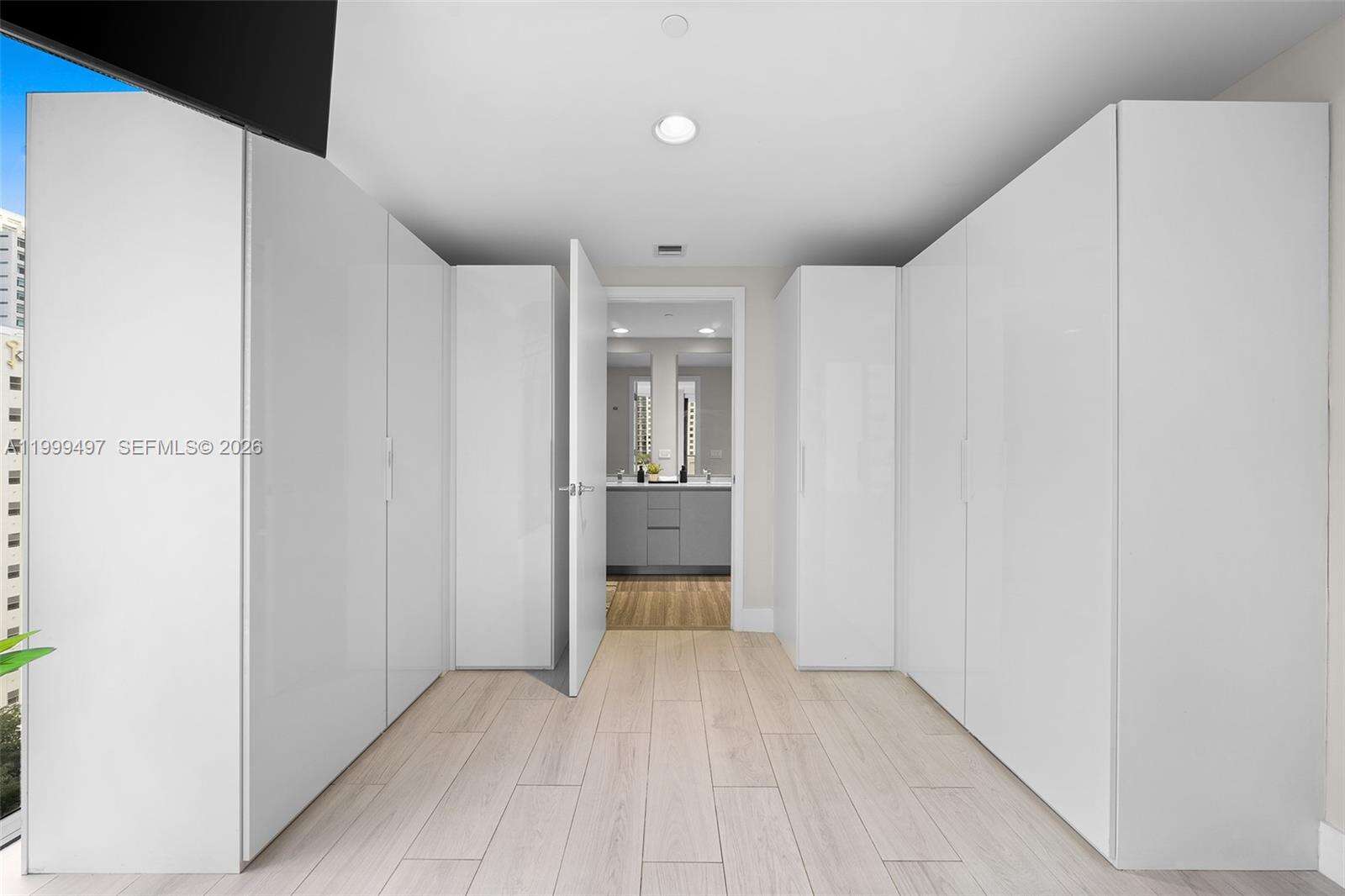 1010 Brickell at 1010 Brickell Ave, Miami, FL 33131 - For Rent photo 13
