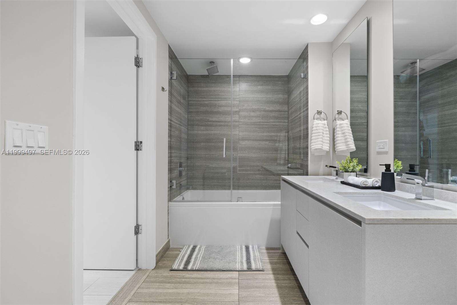 1010 Brickell at 1010 Brickell Ave, Miami, FL 33131 - For Rent photo 15