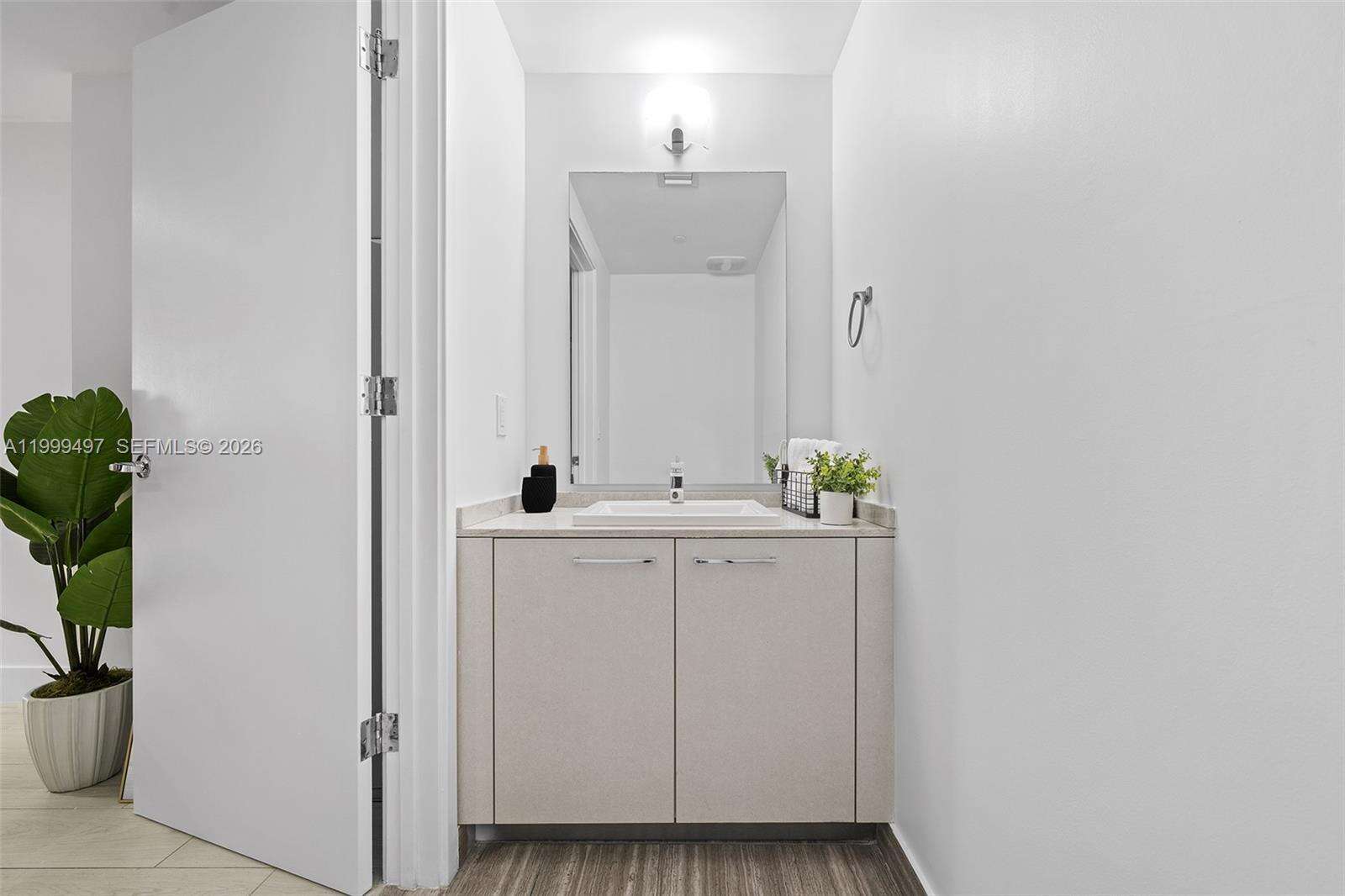 1010 Brickell at 1010 Brickell Ave, Miami, FL 33131 - For Rent photo 4