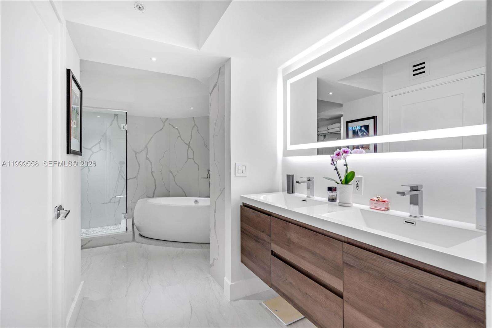 La Gorce Palace at 6301 Collins Ave, Miami Beach, FL 33141 - For Rent photo 22