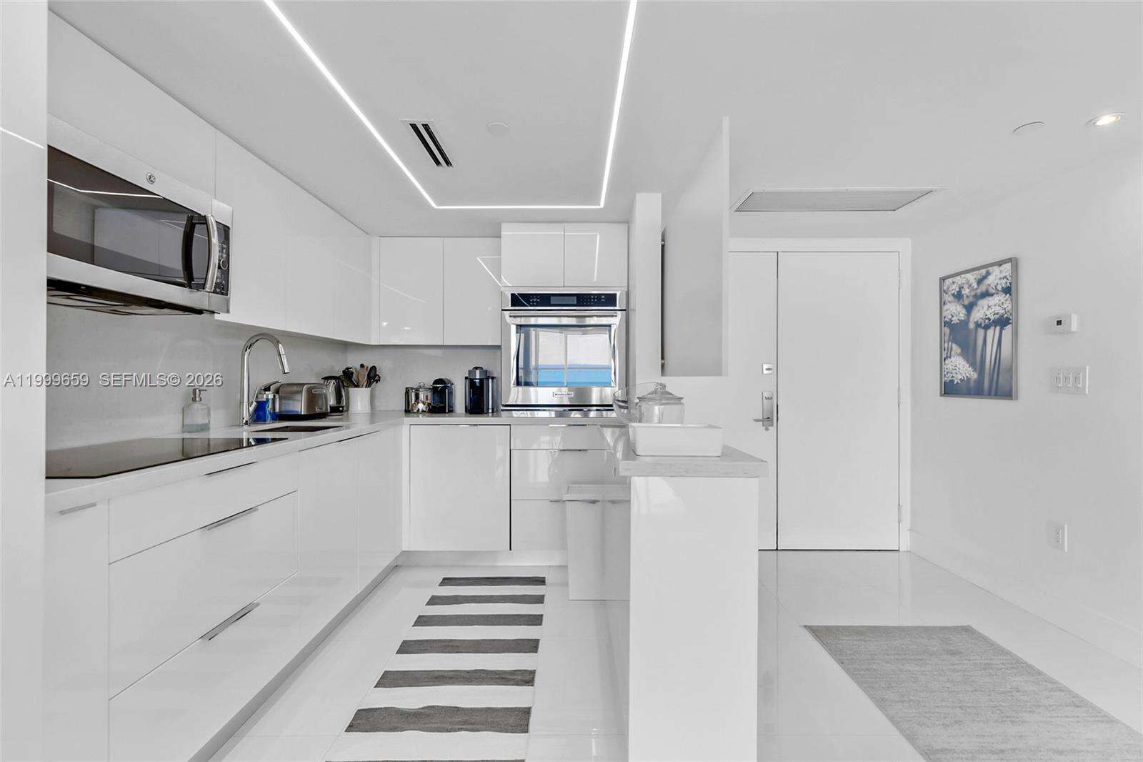 La Gorce Palace at 6301 Collins Ave, Miami Beach, FL 33141 - For Rent photo 1