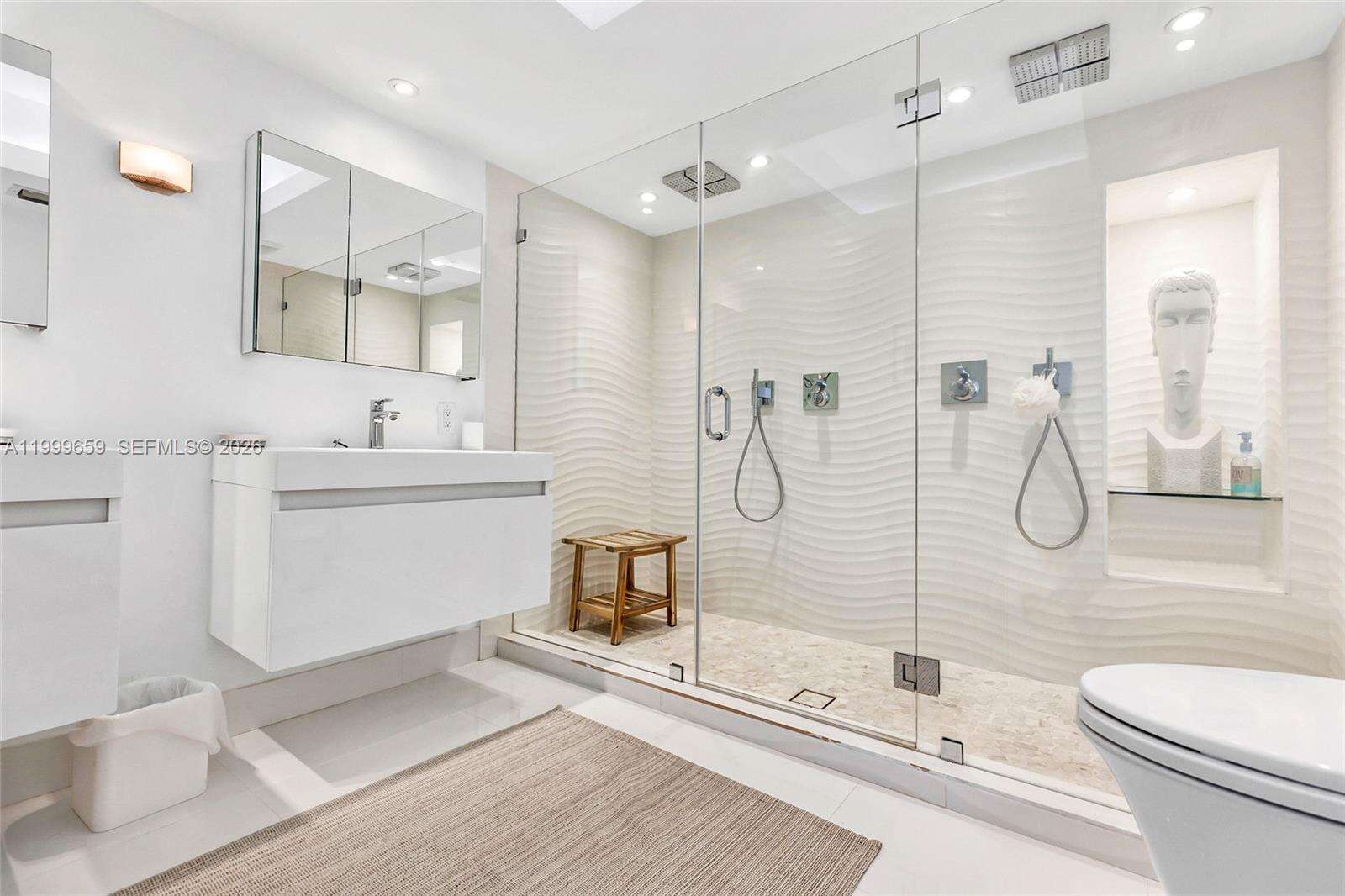 La Gorce Palace at 6301 Collins Ave, Miami Beach, FL 33141 - For Rent photo 18