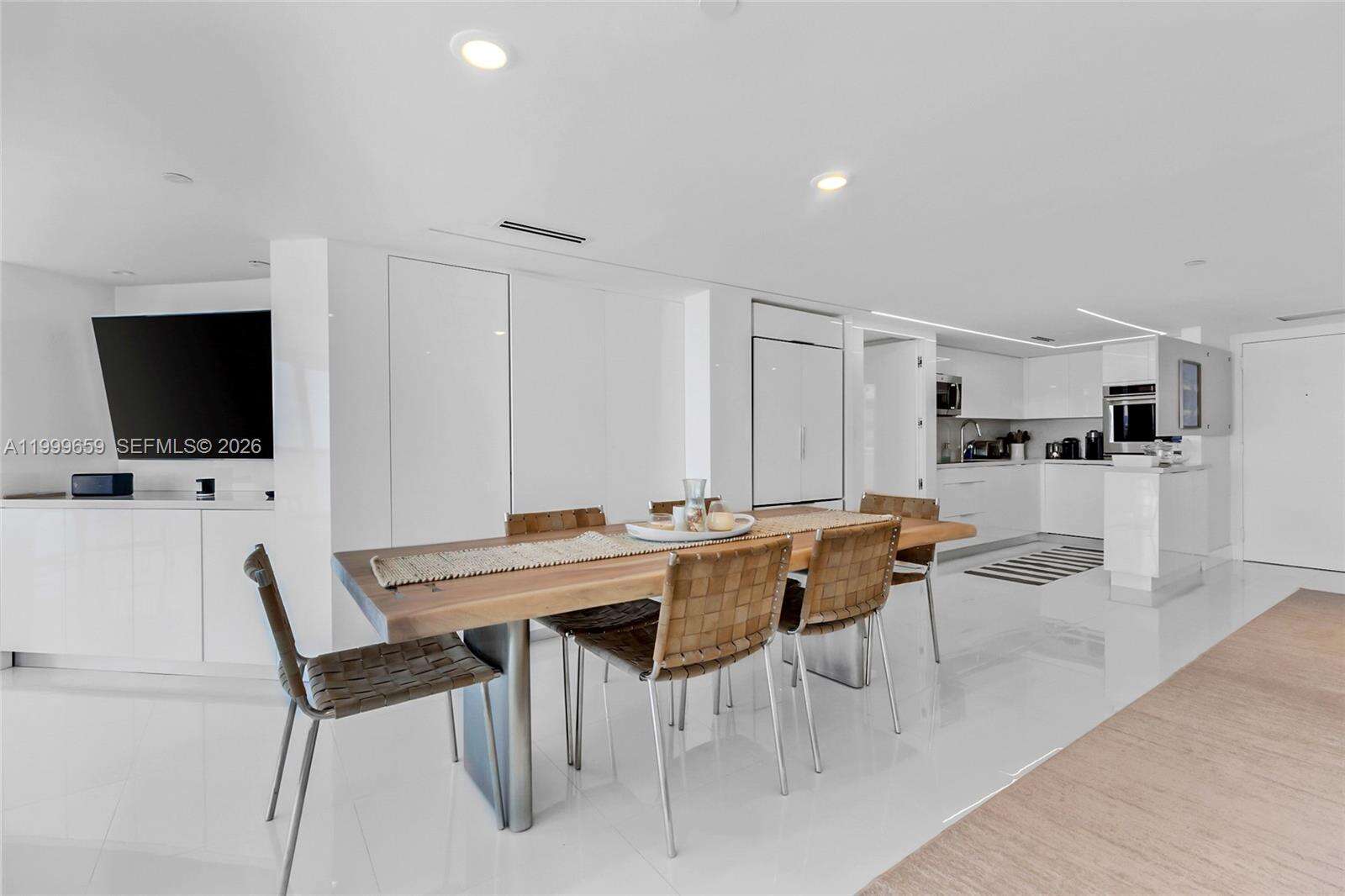 La Gorce Palace at 6301 Collins Ave, Miami Beach, FL 33141 - For Rent photo 4