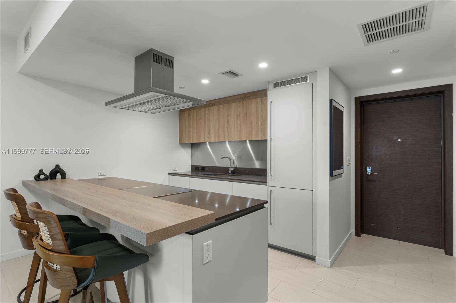 Brickell Flatiron at 1000 Brickell Plz, Miami, FL 33131 - For Rent photo 18