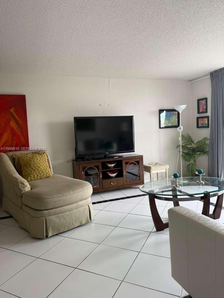 Maison Grande at Miami Beach, FL 33140 - For Rent photo 5