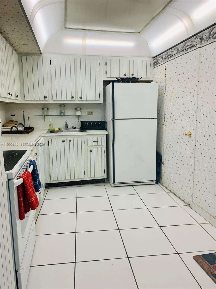 Maison Grande at Miami Beach, FL 33140 - For Rent photo 6