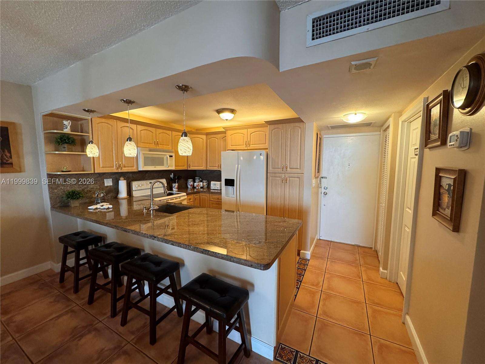 Sea Air Towers at 3725 Ocean Dr, Hollywood, FL 33019 - For Rent photo 1